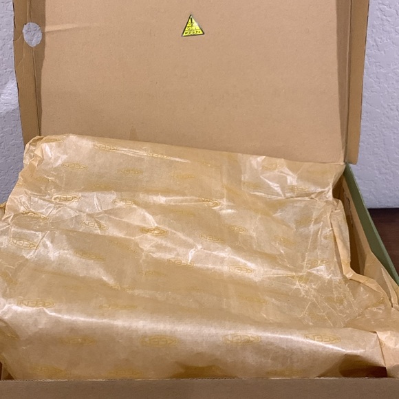 NIB Men’s KEEN Circadia Mid Waterproof Hiking Boots Sz 9.5 - Picture 16 of 16